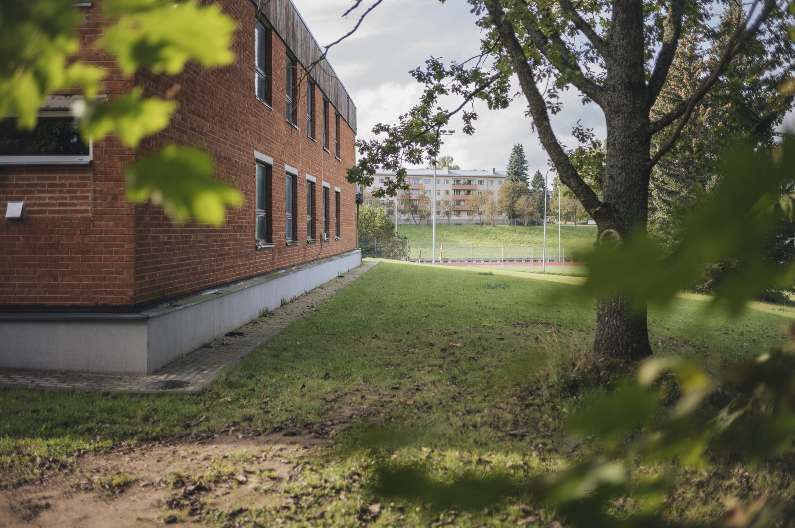 View from the side of the Metsa 7 sports hall towards the Põlva stadium